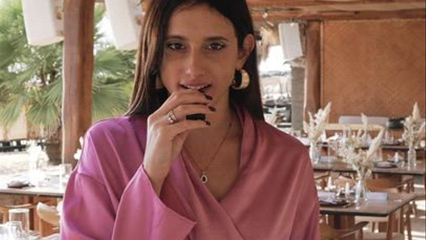 Paola Lapi Presents: A Luxury 25th Anniversary Vow Renewal in Mykonos for Fer & Cata