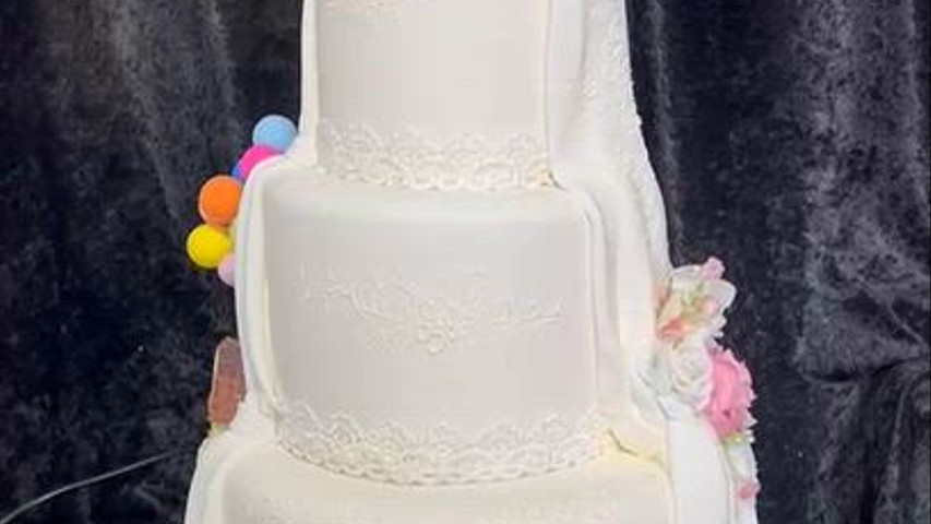 Disney Reveal Cakes on Revolving Stand One