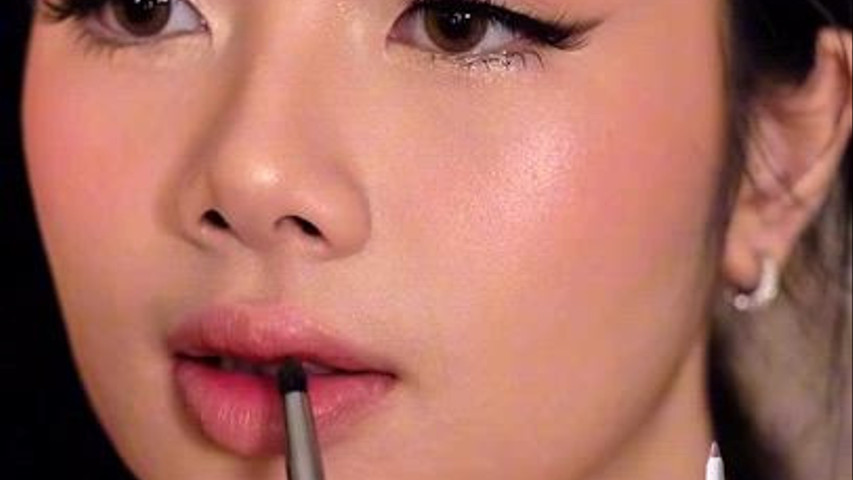 Korean soft and dewy makeup