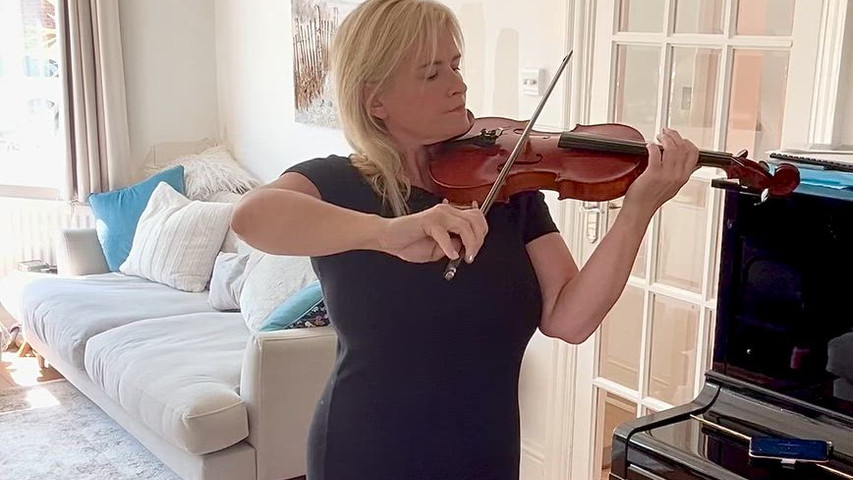Virtuosic "Skyfall" opening