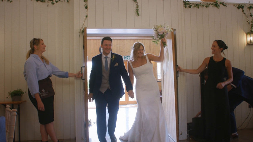 Sarah & Elliot's Gorgeous Summer Wedding  