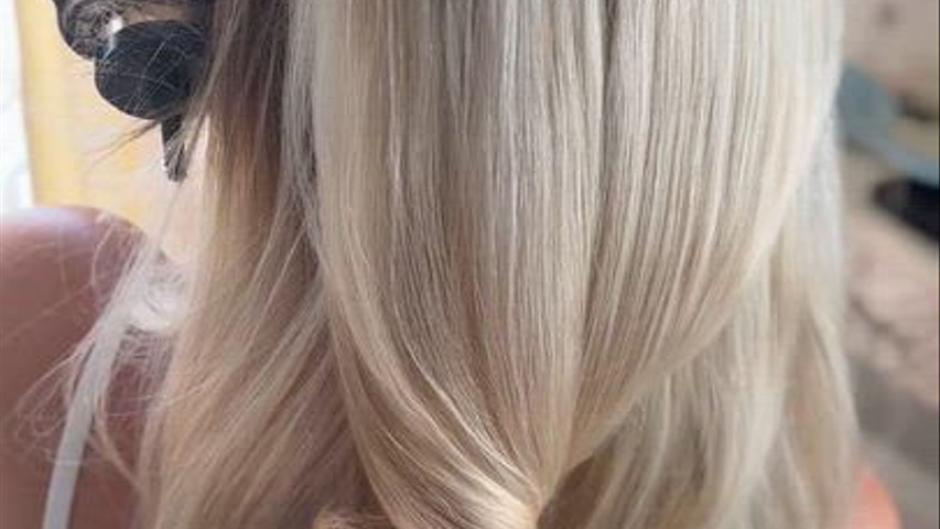 Curly blow dry for the bride