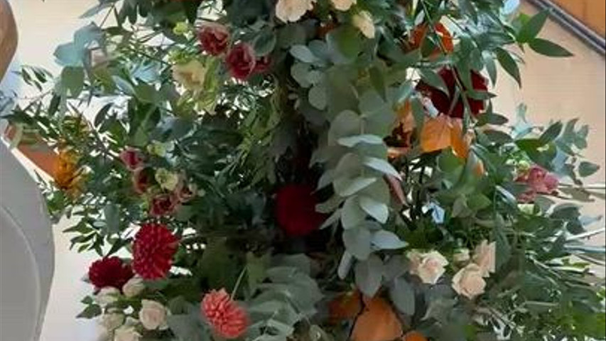 Broken Arch Wedding Flowers